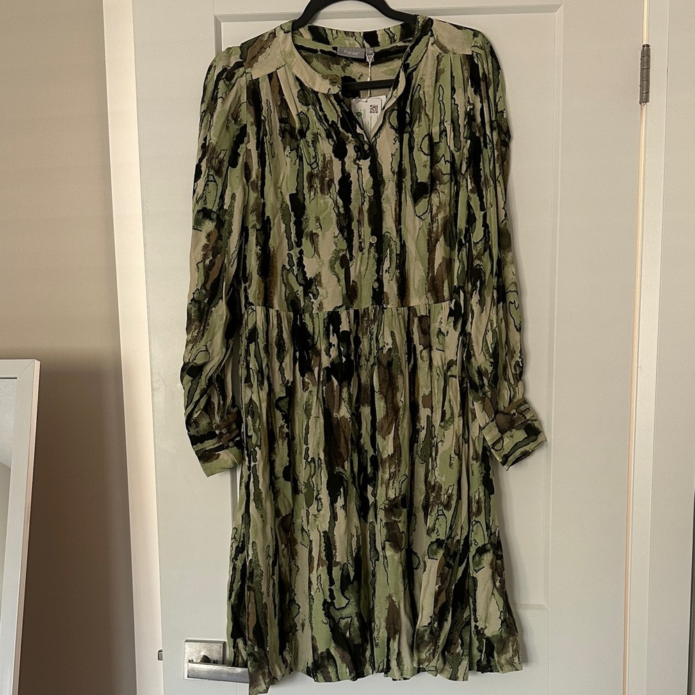4/$50 SALE ❤️ NWT Watercolour Fransa Long Sleeve Dress